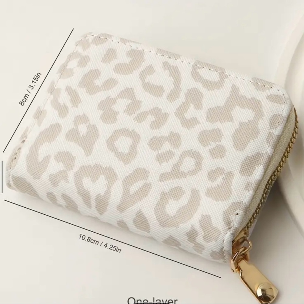 ⭐️Cream and Tan Leopard Print Wallet with Gold Zipper - Picture 2 of 4